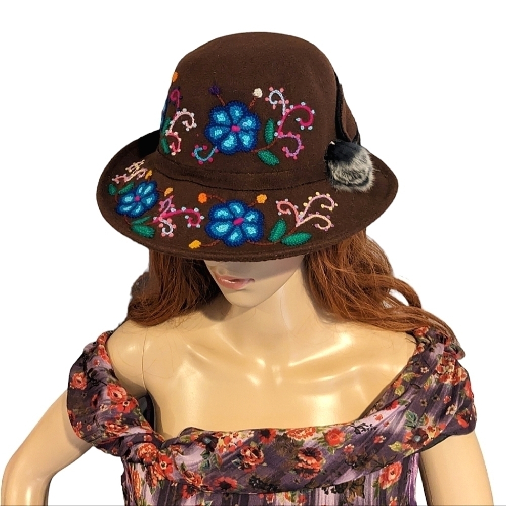 Peruvian hat/Andean hat/ handmade embroidery made by artisan/ floral style